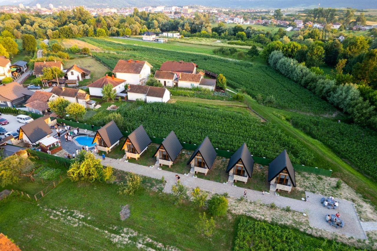 Resort La Familia Bihac Bagian luar foto