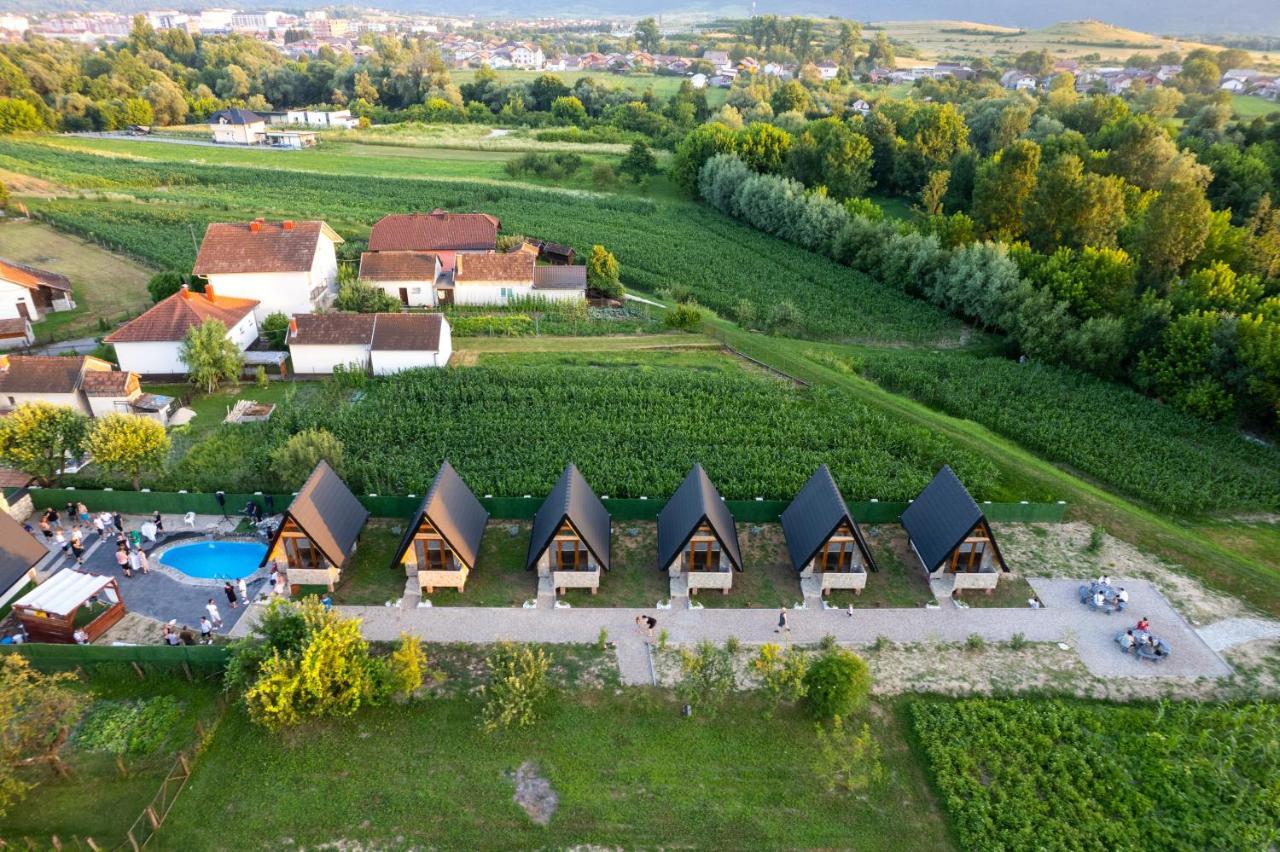 Resort La Familia Bihac Bagian luar foto