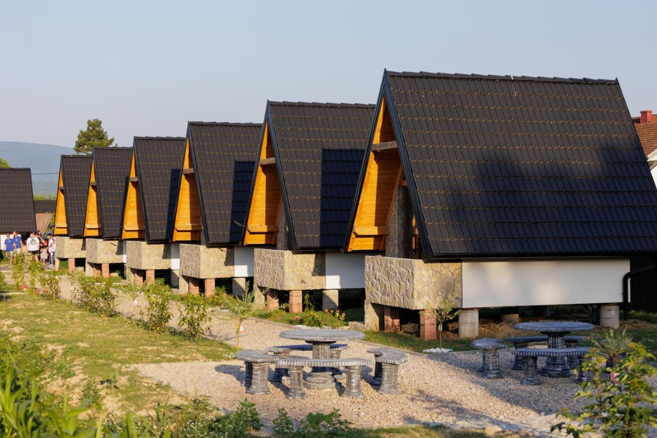 Resort La Familia Bihac Bagian luar foto