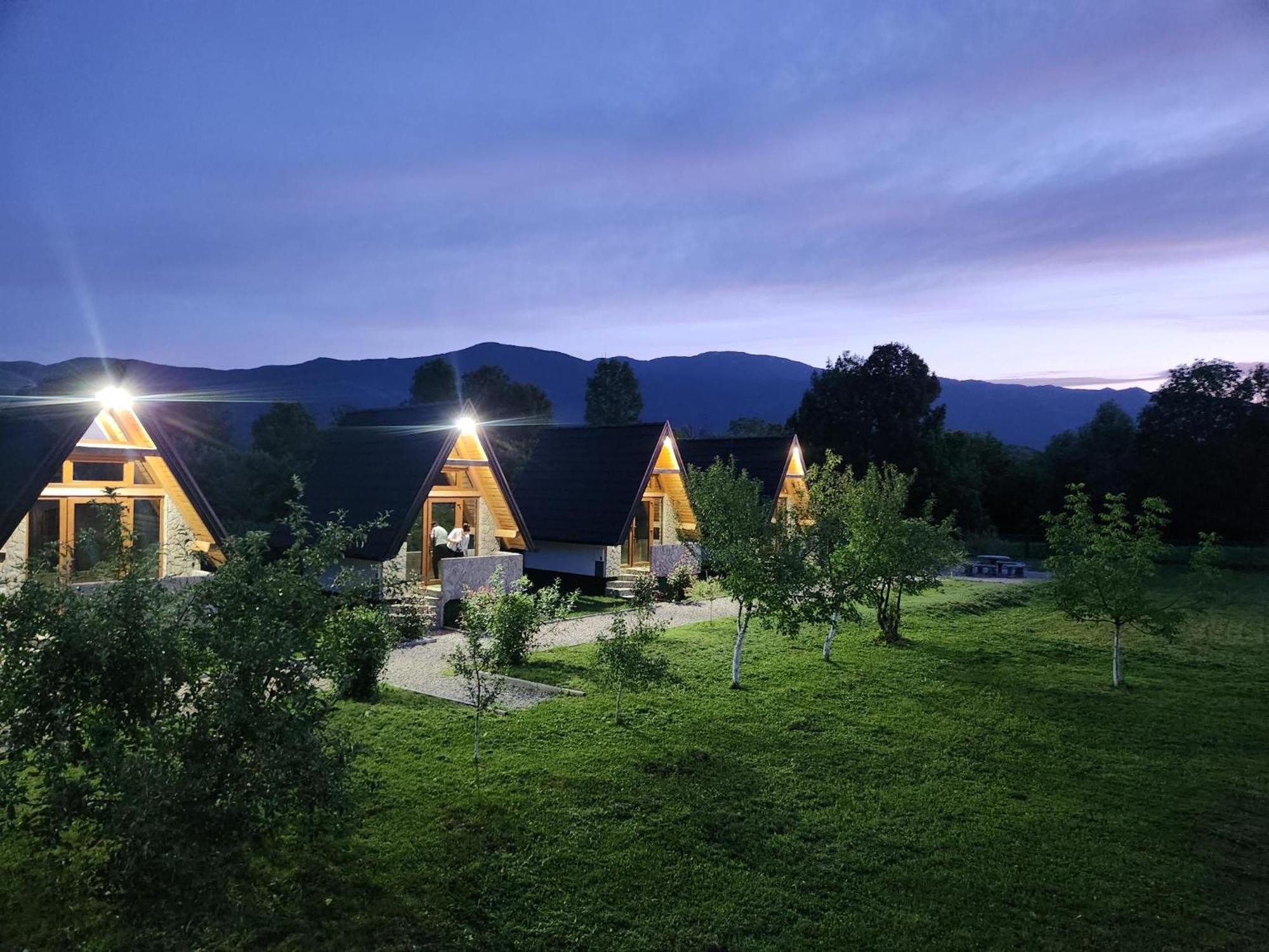 Resort La Familia Bihac Bagian luar foto