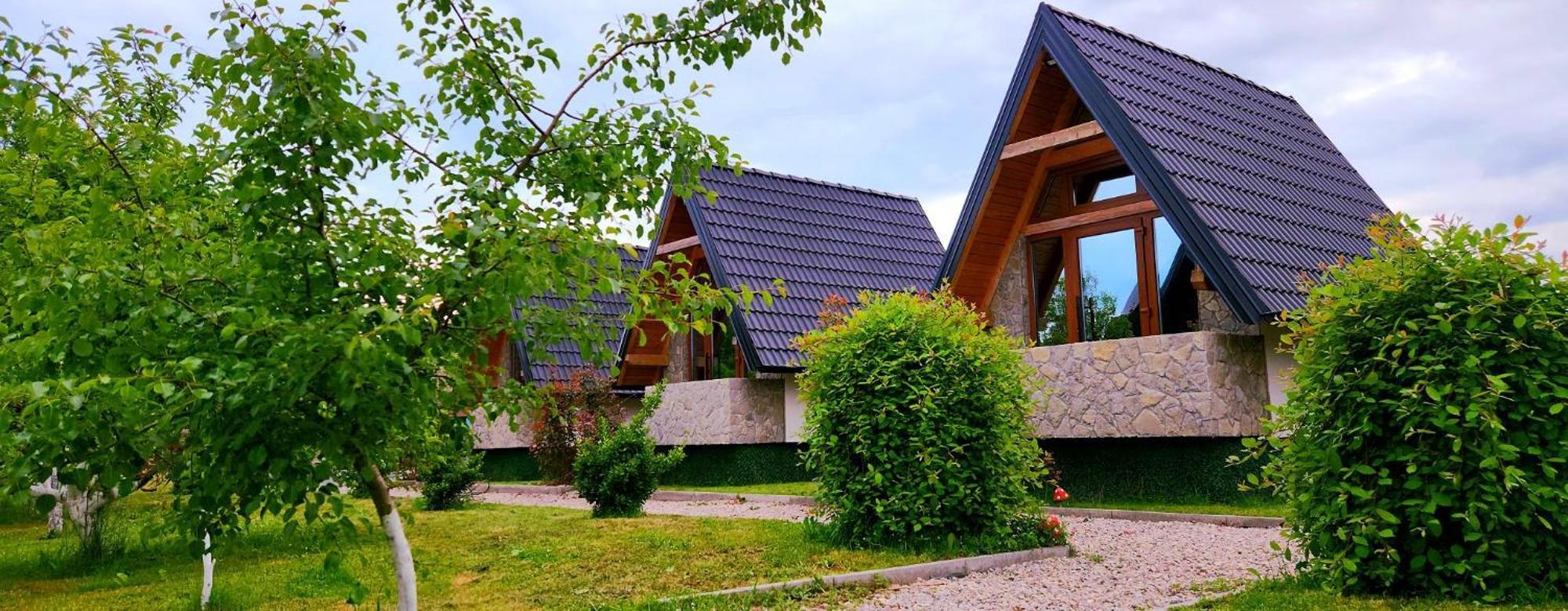 Resort La Familia Bihac Bagian luar foto