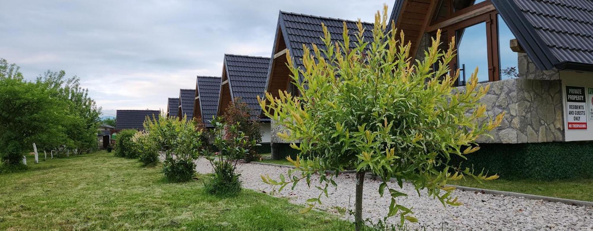 Resort La Familia Bihac Bagian luar foto